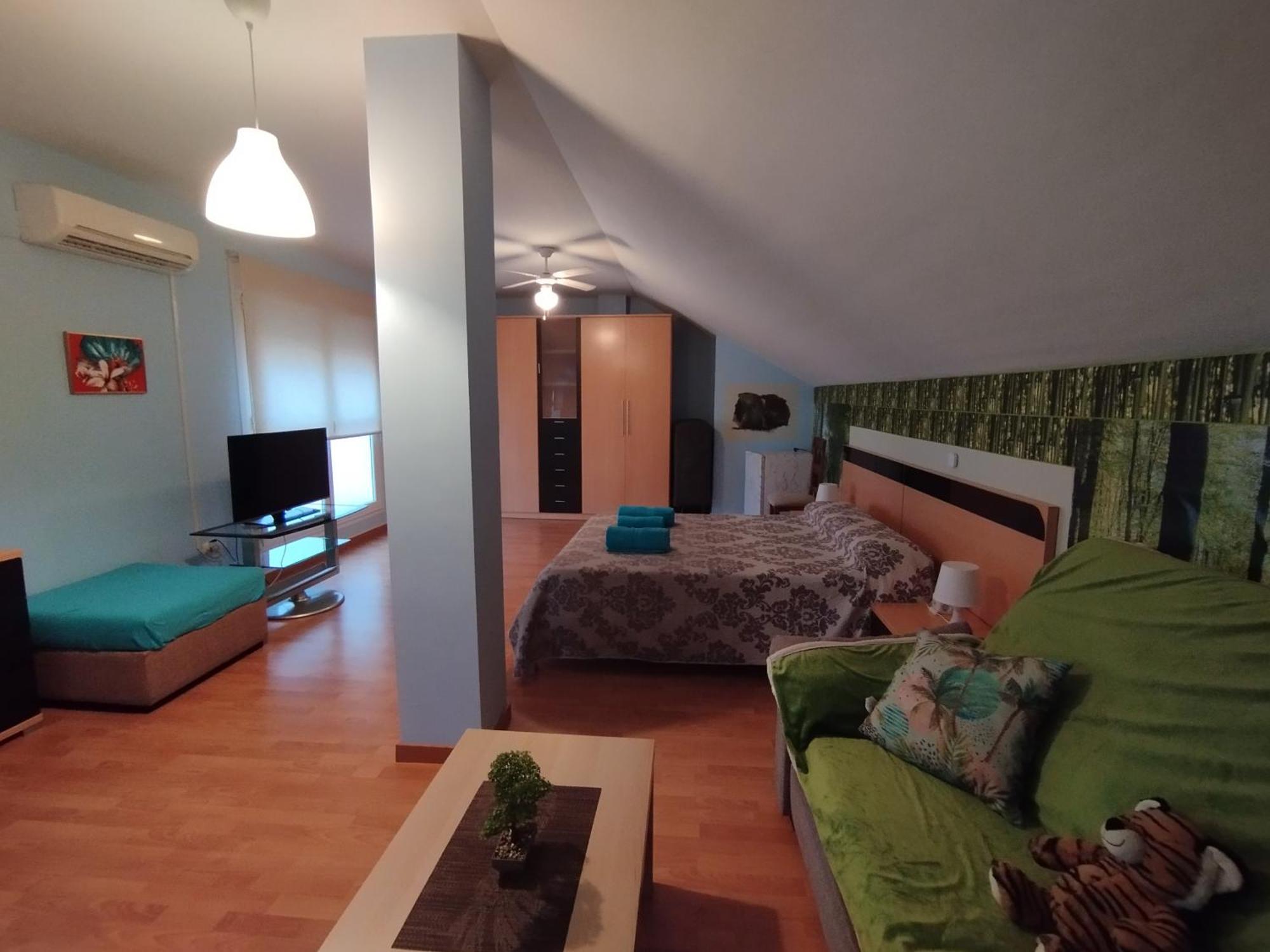 Apartamento Alhondiga Hervas Bagian luar foto